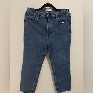 Abercrombie & Fitch '90s Straight Ultra High Rise 31s / 12s